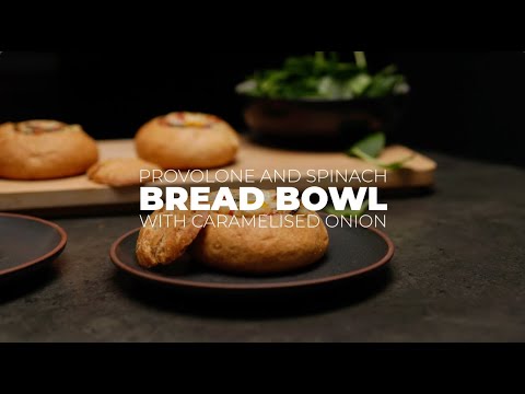 Bread Bowl de provolone, espinacas y cebolla caramelizada ENG