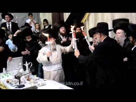 Simchas Beis Hashoeva With Pinsk Karlin Rebbe  -  Sukkos 5776