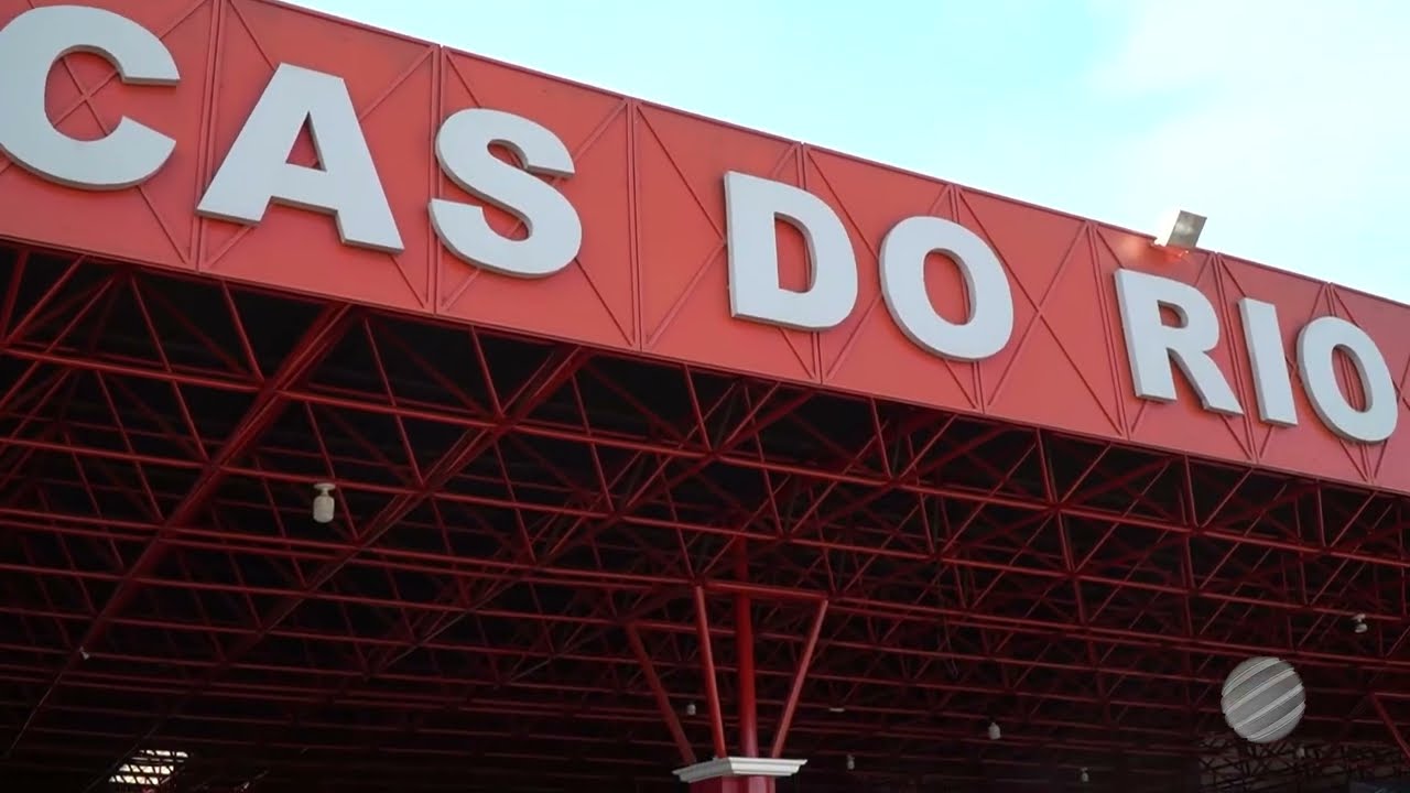 CANO ESTOURA E VAZAMENTO D’ÁGUA CHAMA A ATENÇÃO NO TERMINAL RODOVIÁRIO DE LUCAS DO RIO VERDE