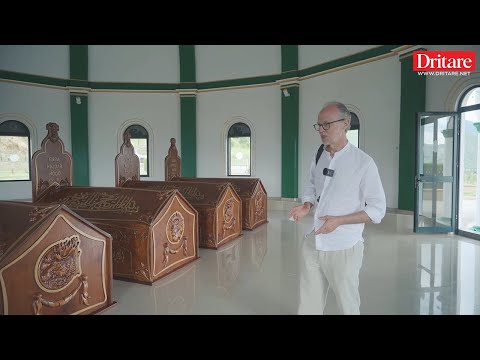 Gazetari britanik zbulon varret e baballarëve në tyrbe! | Albania by Robert Hackamn