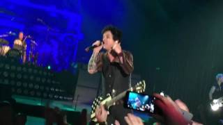 Download lagu Green Day - Boulevard Of Broken Dreams Live 2017 Praha mp3