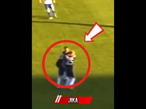 Kiper Yang Berhasil Menipu Semua Orang #football