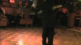 Paulina Cazabon y José Luis Gonzalez, en "milonga Araca la Cana", Milonga