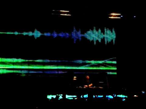 Tiesto playing Benny Benassi vs  Red Hot Chilli Peppers  My Otherside@TMDW 2009 Navodari