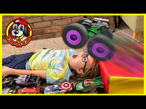 BIGGEST Indoor Monster Truck Arena - 3 LEVELS (Champ Ramp Grave Digger Monster Jam Indoor RC Truck)