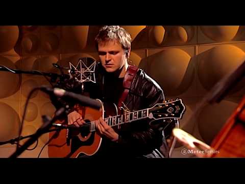 Tom McRae "Ghost of a Shark" Live 2001 | 2 Meter Sessions