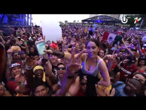 Carnage Ft. Tomas Barfod & Nina Kinert - November Skies [Junkie Kid Remix] (LIVE at UMF Miami 2016)