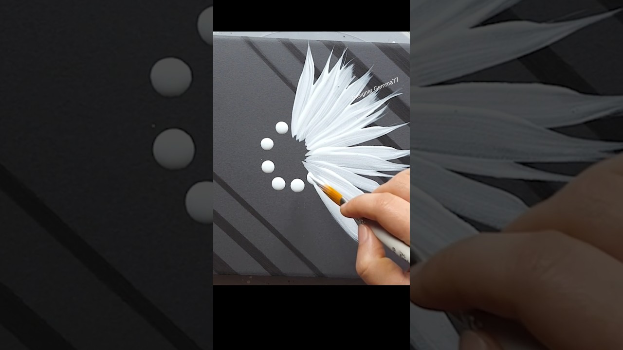 SO GORGEOUS 🖤 🩶 🤍