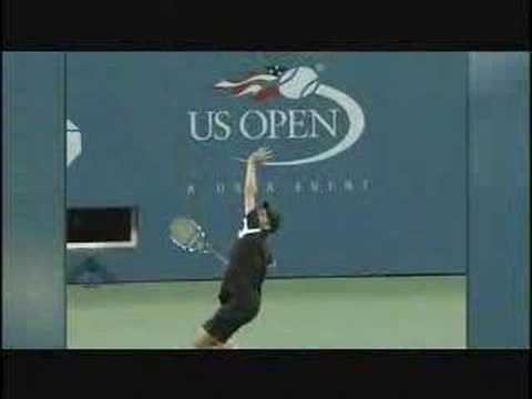 Federer returns a 140 mph Roddick serve