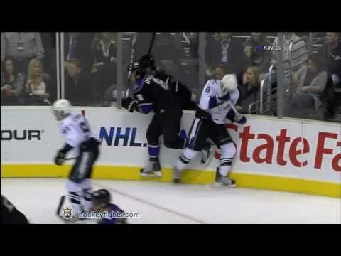 Steve Downie vs Willie Mitchell Nov 4, 2010 - LA feed