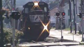preview picture of video 'High rail truck and railroad equipment.NS 8307,5314 Sunbury,Pa.10/05/11'