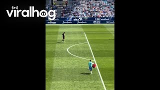 Football Player Races Paramedic Bag Across Pitch || ViralHog