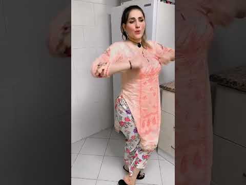 Menu Jhatke Lage Ne Pore 32 Sohneya...!! Whatsaap Status  #lovestatus #Hot #shortvideo #shortvideo