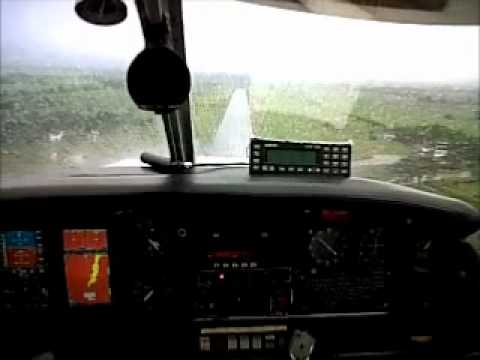 Toque y despegue en Tuluá Escuela de Aviación del Pacífico Ltda