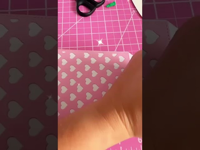 Vídeo relacionado con 48 Piezas Cajas Palomitas de Cartón Reforzado Resistentes 5.5 x 7.5 x 11cm Bolsas de Palomitas de Maíz Apertura Ondulada para Cine en Casa, Cumpleaños, Baby Shower y Fiestas Temáticas (Azul, Rosa)