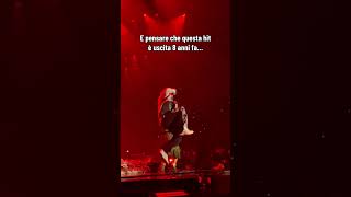 Tedua e Sfera cantano ‘Lingerie’ 8 anni dopo