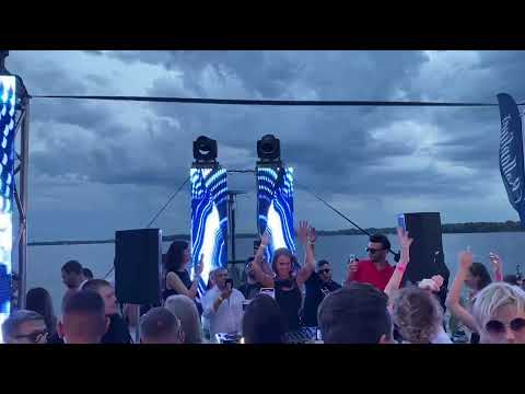 Innellea & Kevin de Vries - Mondfinsternis [Xenia (UA) x SVET On The River]