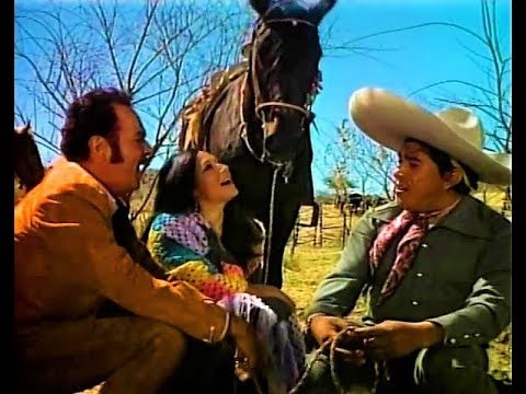 Flor Silvestre, Antonio Aguilar y Cornelio Reyna - Palomas que andan volando (1972)