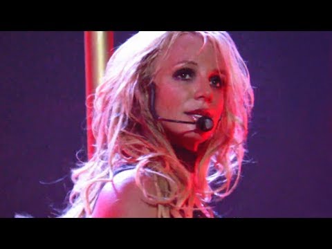 Britney Spears - I'm a Slave 4 U (Live From Las Vegas)