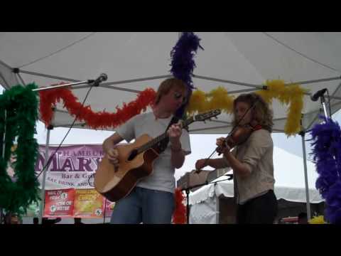 Catching Up (live from the 2010 Andersonville Midsommarfest)