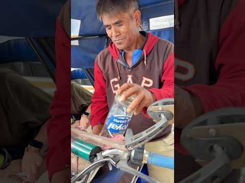 Paliwo na butelki #filipiny #paliwo #tuktuk #góry #motocykl