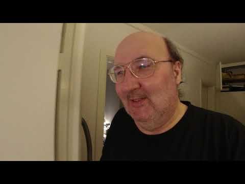 MongoTV_4753 - Del 1 - Spiser En DÅSE FERSKNERMidt Om Natten Og Ser På Mit Gamle SENGETØJ