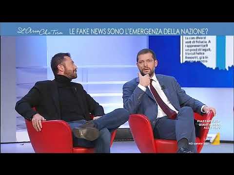 Romano vs Scanzi: 'Sia più modesto sul suo libro'; 'Lei è il re della spocchia'