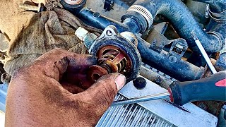 How to replace a thermostat on a Toyota Tercel/Paseo @elchanojose