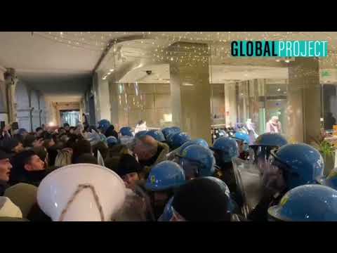 03.02.23-Mestre-Manifestazione contro Mario Adinolfi "Contro l'aborto? Ma anca no"