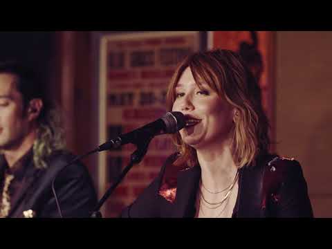 Molly Tuttle & Golden Highway - San Francisco Blues (Live at The Station Inn)