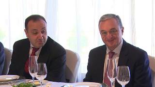 Rencontre entre le Ministre des Affaires étrangères d’Arménie et les membres du Conseil de la Fédération de Russie