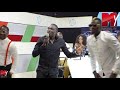 ( video ) Pape Diouf enflamme le Plateau de Yeewuleen avec son Nouveau single ( Yeungel Geseme )