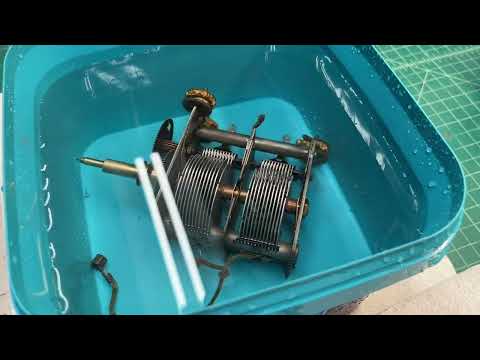 Zenith 5-S-127 | Cleaning the Tuning Capacitor
