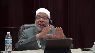 صورة الصلاة بالبنطال في مكان العمل