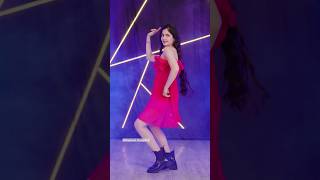 Download lagu Munni of #bajrangibhaijaan #harshalimalhotra  grooves on #badshah latest track #shortvideo #hiphop mp3