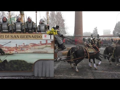 I Cavalieri di San Bernardo carro da getto - Carnevale Ivrea 2016