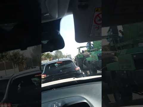 عرقلة في الشارع بسبب مقرقب