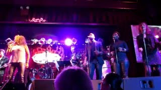 Darlene Love     "Wait Til' My Bobby Gets Home / Da Doo Ron Ron"