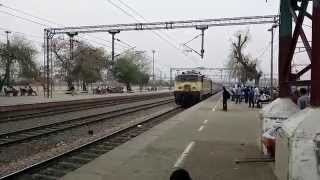 preview picture of video '16032 Andaman Express Cross Ballabhgarh'