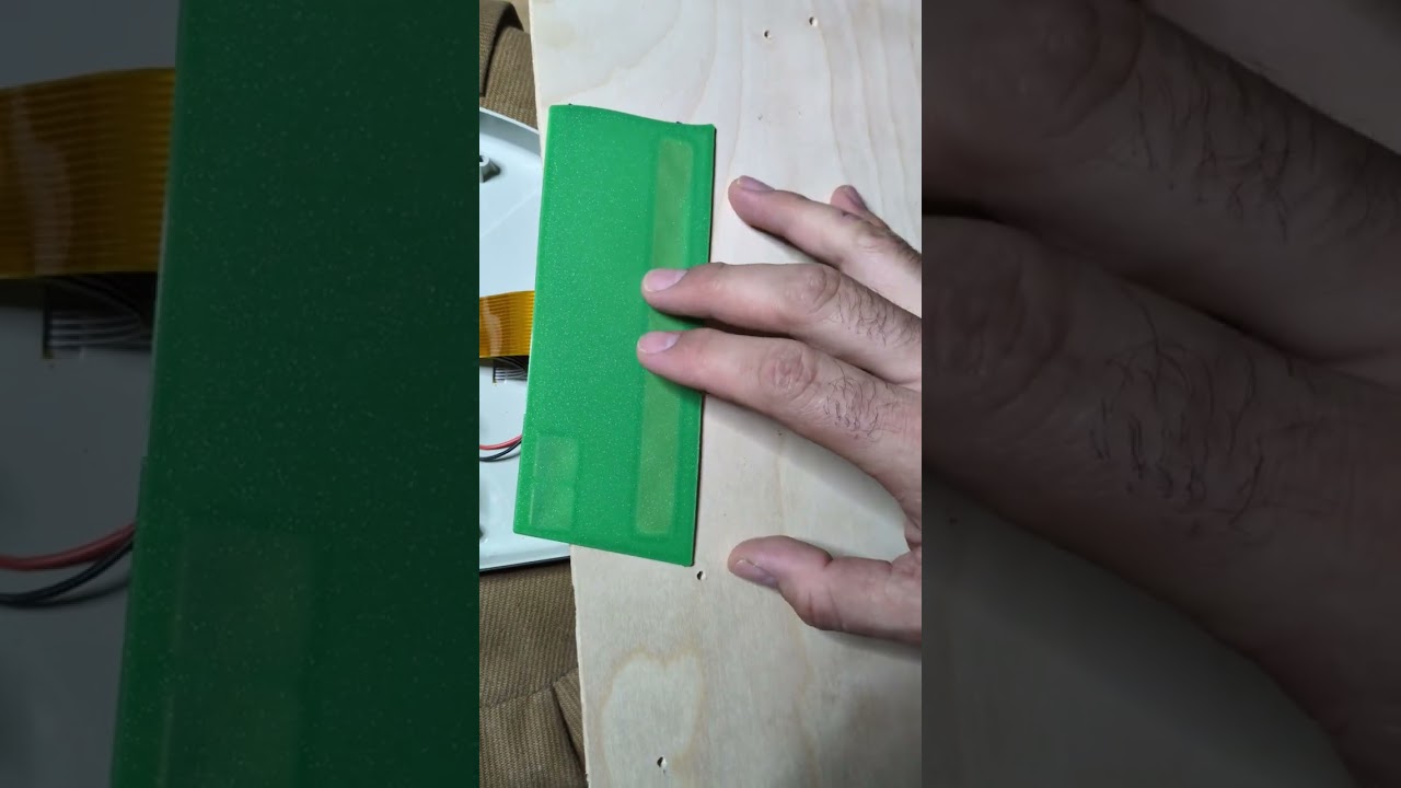 Om27 strumplate, from the project README