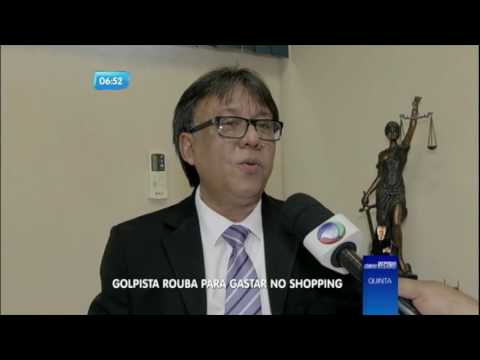 Jovem clona cartões de crédito para fazer compras em lojas de luxo