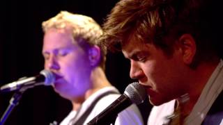 Big Sixes perform Swallowing Flies for BBC Introducing