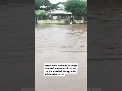 Arroio José Joaquim em Sapucaia do Sul transborda devido ao grande volume de chuvas