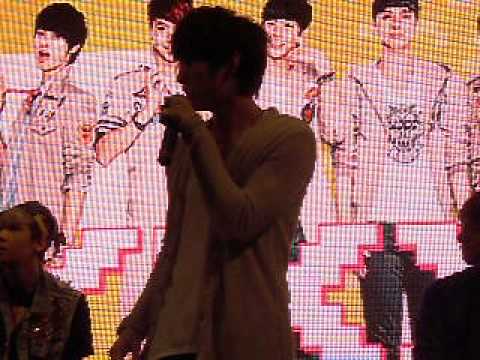 [LQ] 121124 VIXX FANMEET MALAYSIA - LEO SINGING