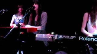 Au Revoir Simone - Shadows (Live - Dallas, TX)