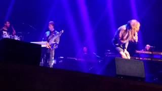 Glennis grace zingt michael jackson in eindhoven