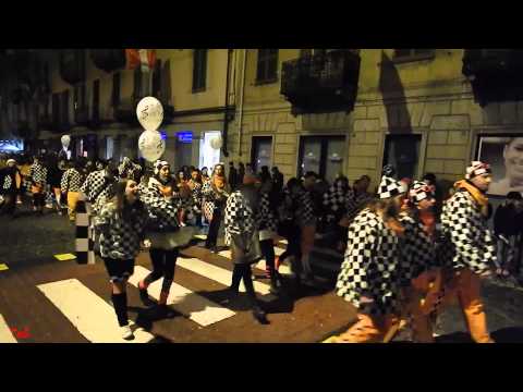 Scacchi aranceri in corteo - Carnevale Ivrea 2014