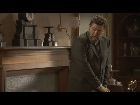 Mauricio descubre el escondite secreto de Raimundo