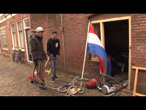 Proefkonijnen - Muur klimmen met een stofzuiger