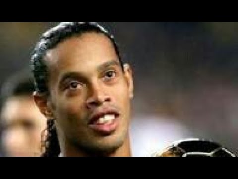 Ronaldinho inscrit un but de 60 mètres